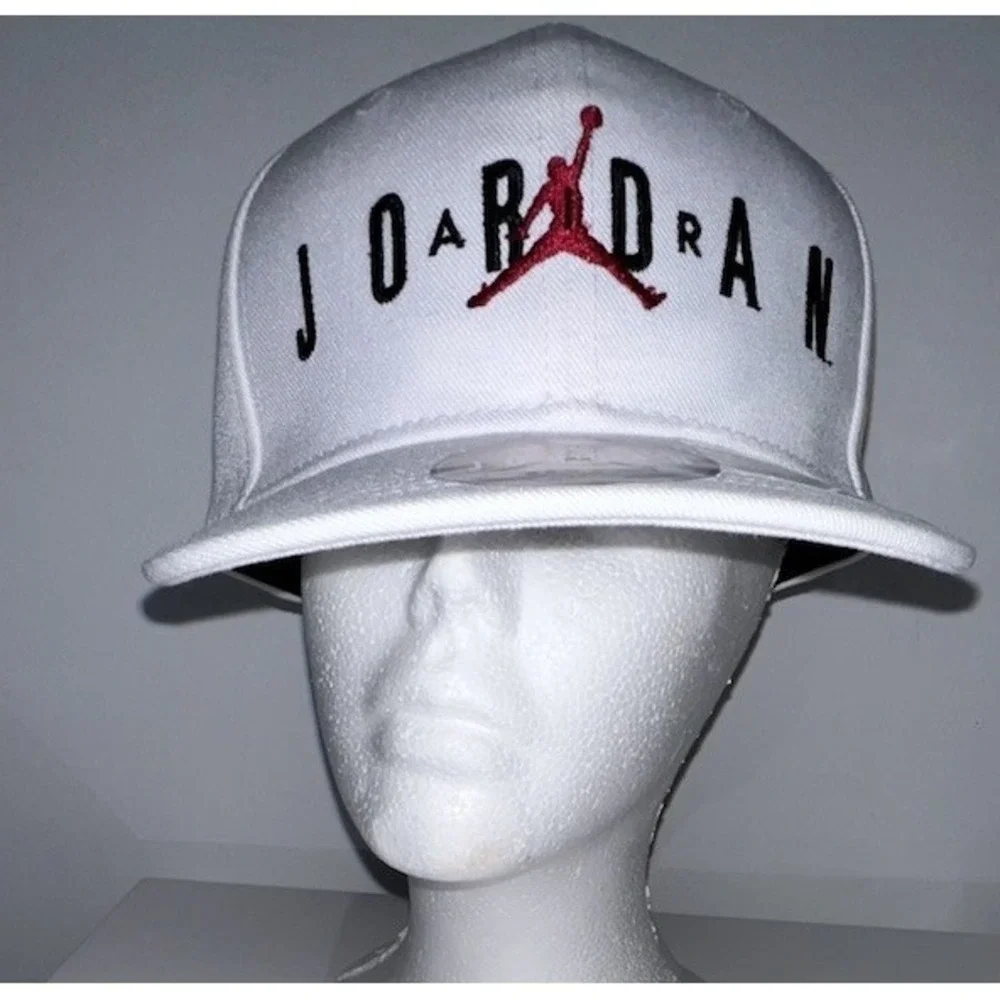 (8)Nike Air Jordan Kids Hat White Snapback Cap Jumpman  Boys Logo Size 8-20